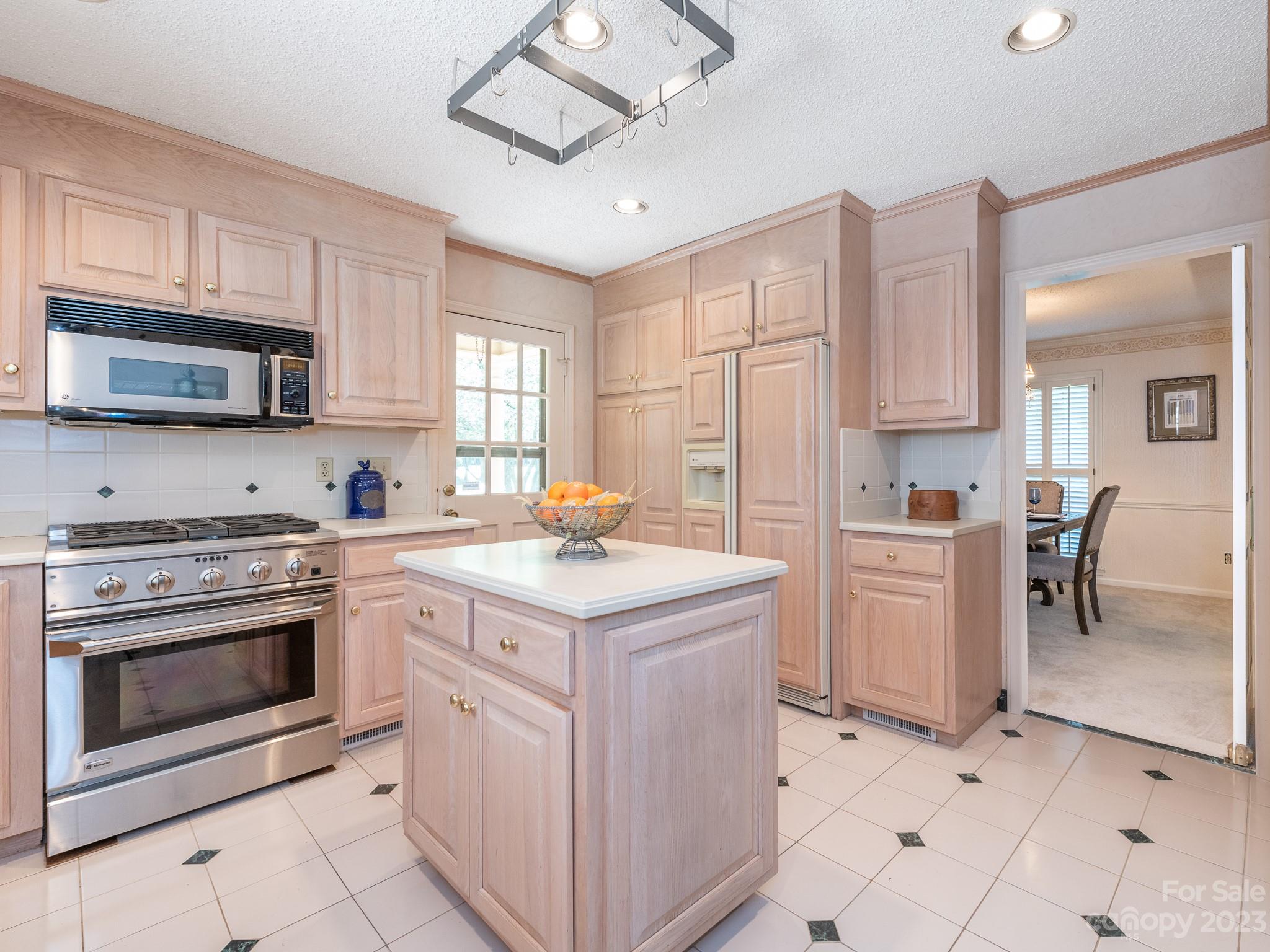 5009 Sharon View Road Charlotte, NC 28226 - Photo 3 of 18 Gallery Image 3