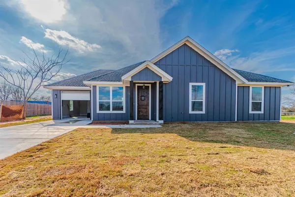 $260,000 | 3308 Power Plant Court, Granbury, TX 76048