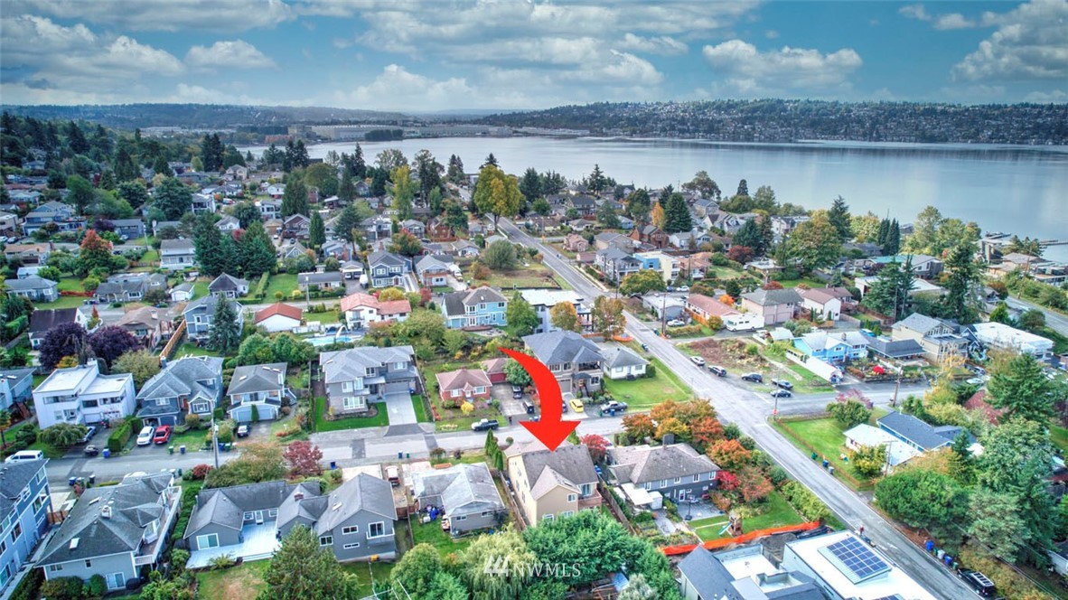 906 North 33rd Street Renton, WA 98056 - Photo 2 of 40 an aerial view of a city