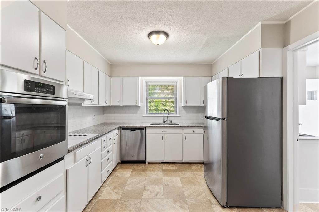 1505 Overbrook Court High Point, NC 27262 - Photo 12 of 30 Gallery Image 12