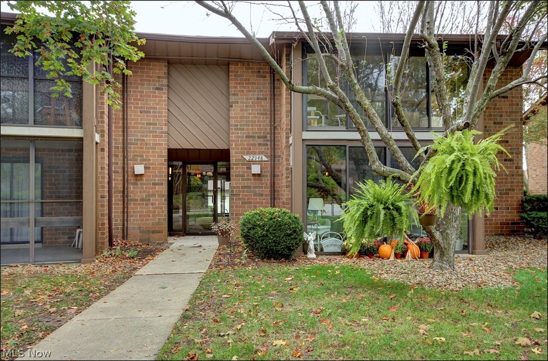22948 Mastick Road, Unit 201 Cleveland, OH 44126 - Photo 1 of 28