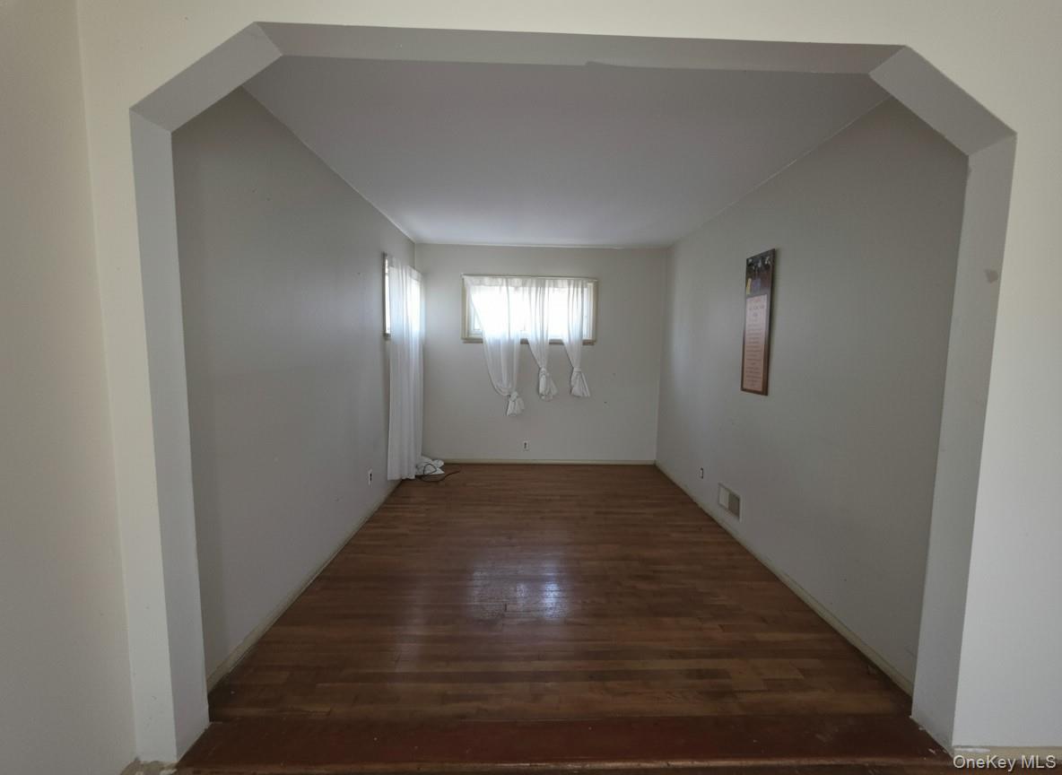863 North Street Peekskill, NY 10566 - Photo 4 of 24 Dining room. Floor 1.