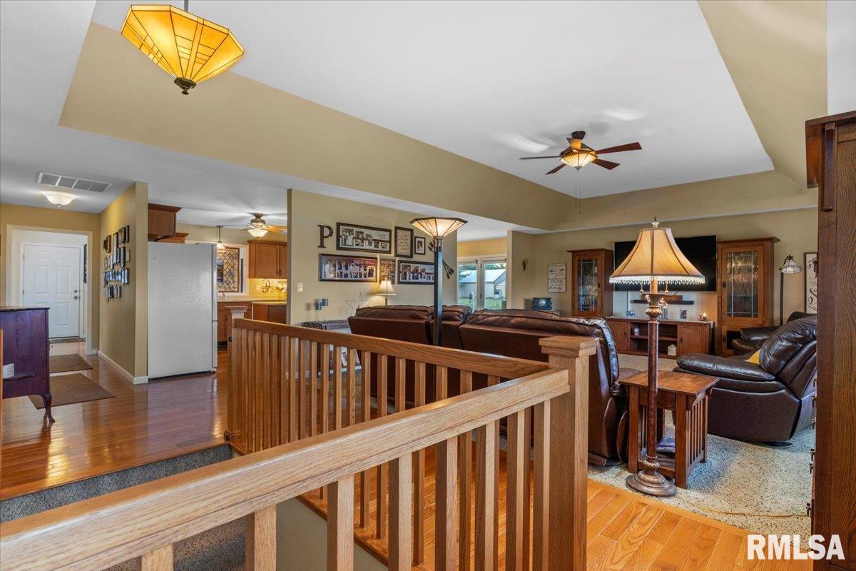 1197 Kamm Road Springfield, IL 62707 - Photo 8 of 38