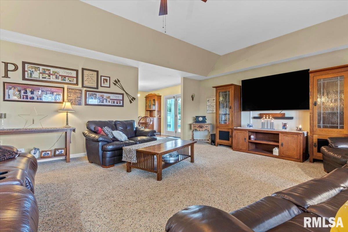 1197 Kamm Road Springfield, IL 62707 - Photo 9 of 38