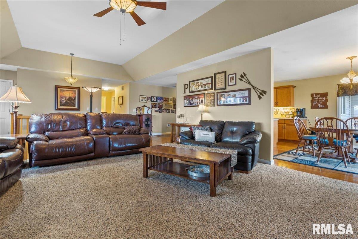 1197 Kamm Road Springfield, IL 62707 - Photo 10 of 38