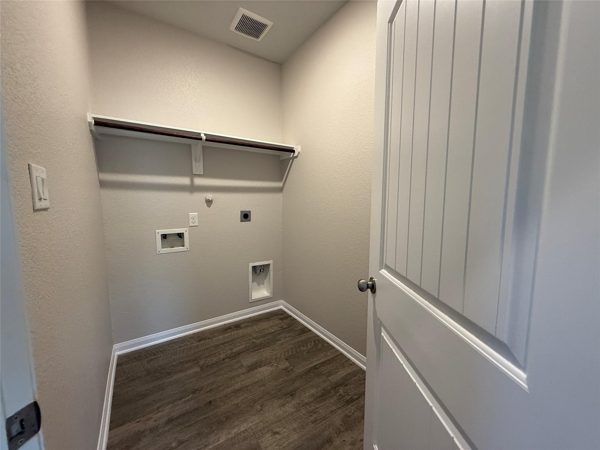 2220 Cedar Valley Drive Conroe, TX 77306 - Photo 8 of 22 a view of a small space