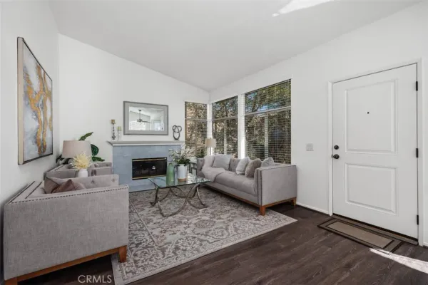 $599,900 | 19431 Rue De Valore, Lake Forest, CA 92610