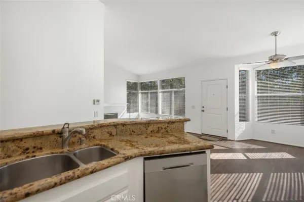 $599,900 | 19431 Rue De Valore, Lake Forest, CA 92610