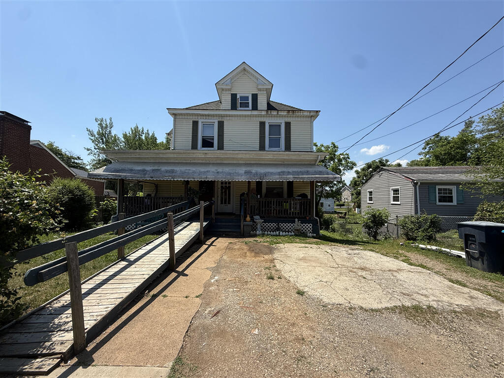 1606 Rugby Boulevard Northwest Roanoke, VA 24017 - Photo 3 of 11 202707photo3_202707_S