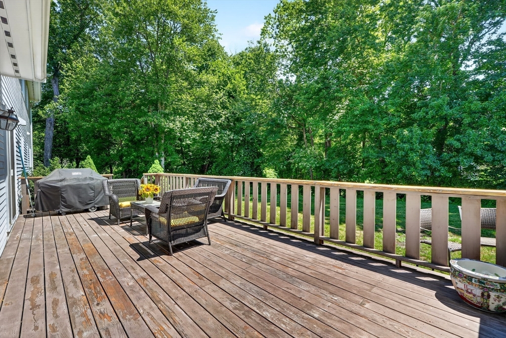 29 Page Road Weston, MA 02493 - Photo 30 of 34
