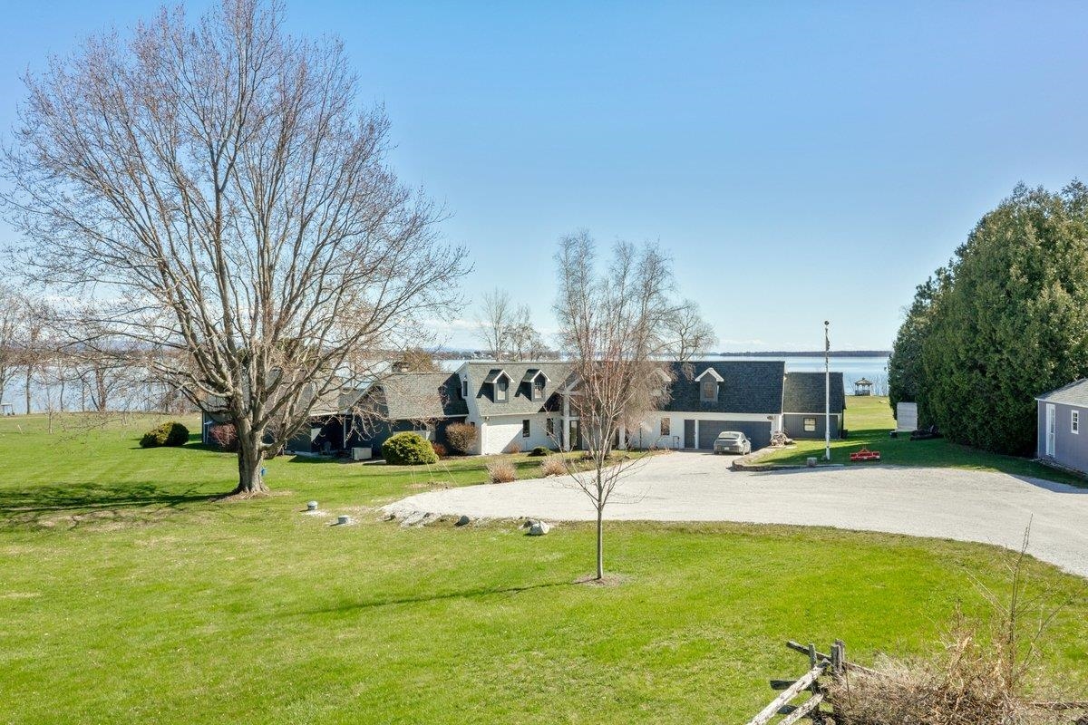431 McGregor Point Alburgh, VT 05440 - Photo 2 of 60