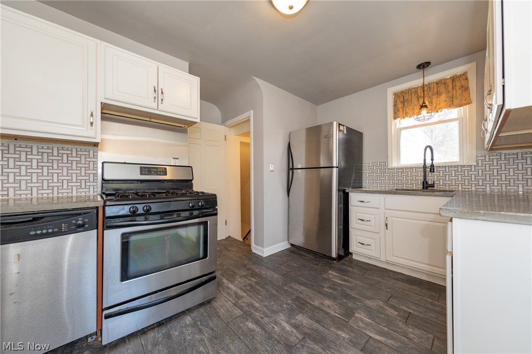 4960 Farnhurst Road Cleveland, OH 44124 - Photo 8 of 25