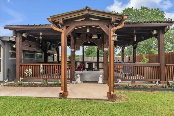 $325,000 | 7613 Clover Lane, Watauga, TX 76148