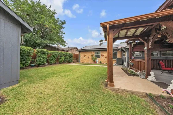 $325,000 | 7613 Clover Lane, Watauga, TX 76148