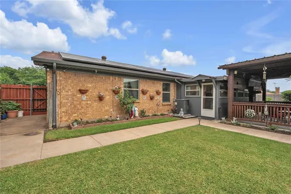 $325,000 | 7613 Clover Lane, Watauga, TX 76148