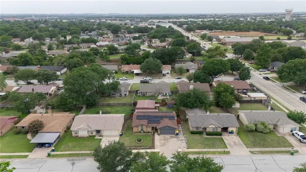 $325,000 | 7613 Clover Lane, Watauga, TX 76148