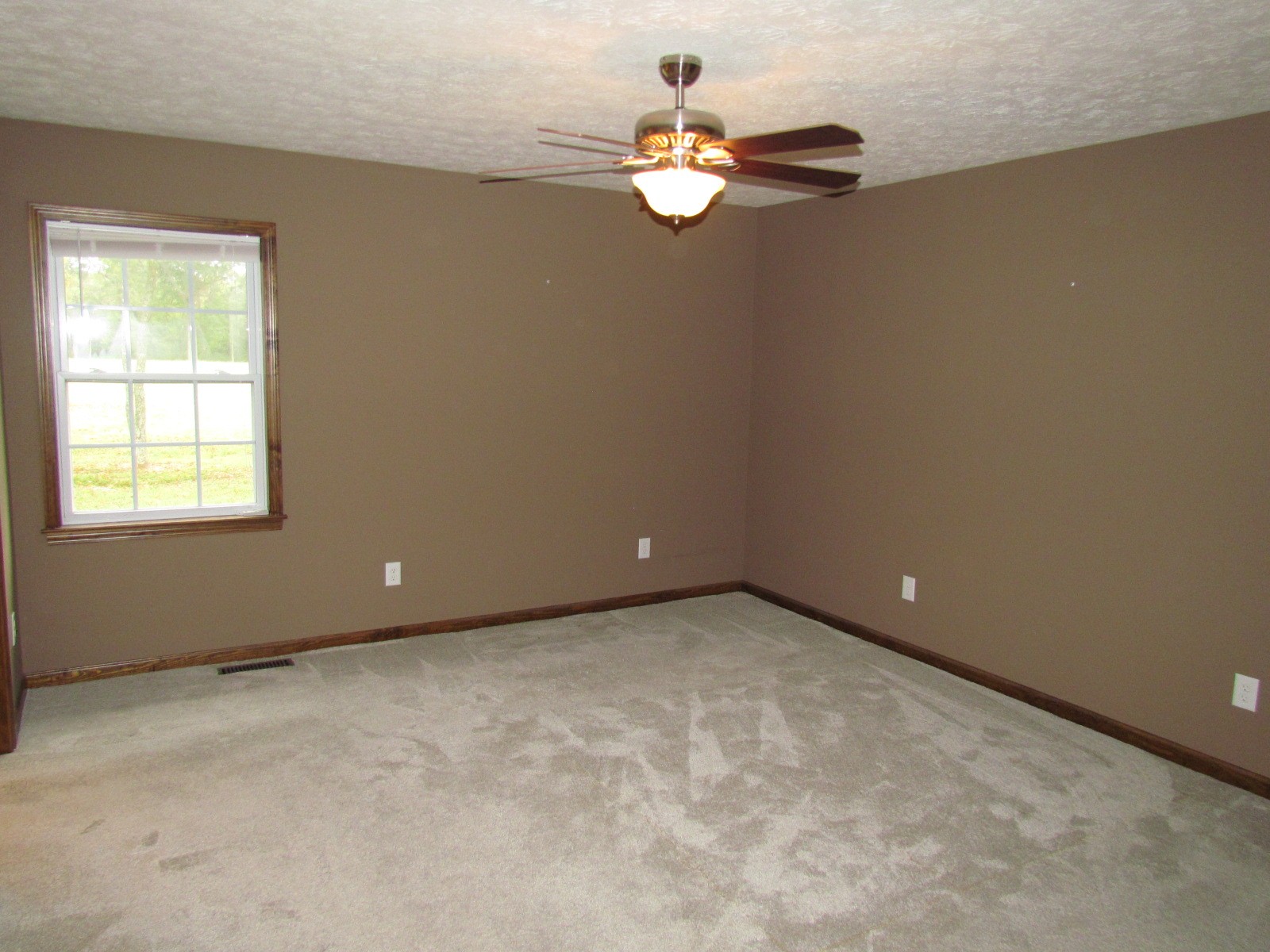 1266 Poplar Hill Road Watertown, TN 37184 - Photo 18 of 59 an empty room with a window