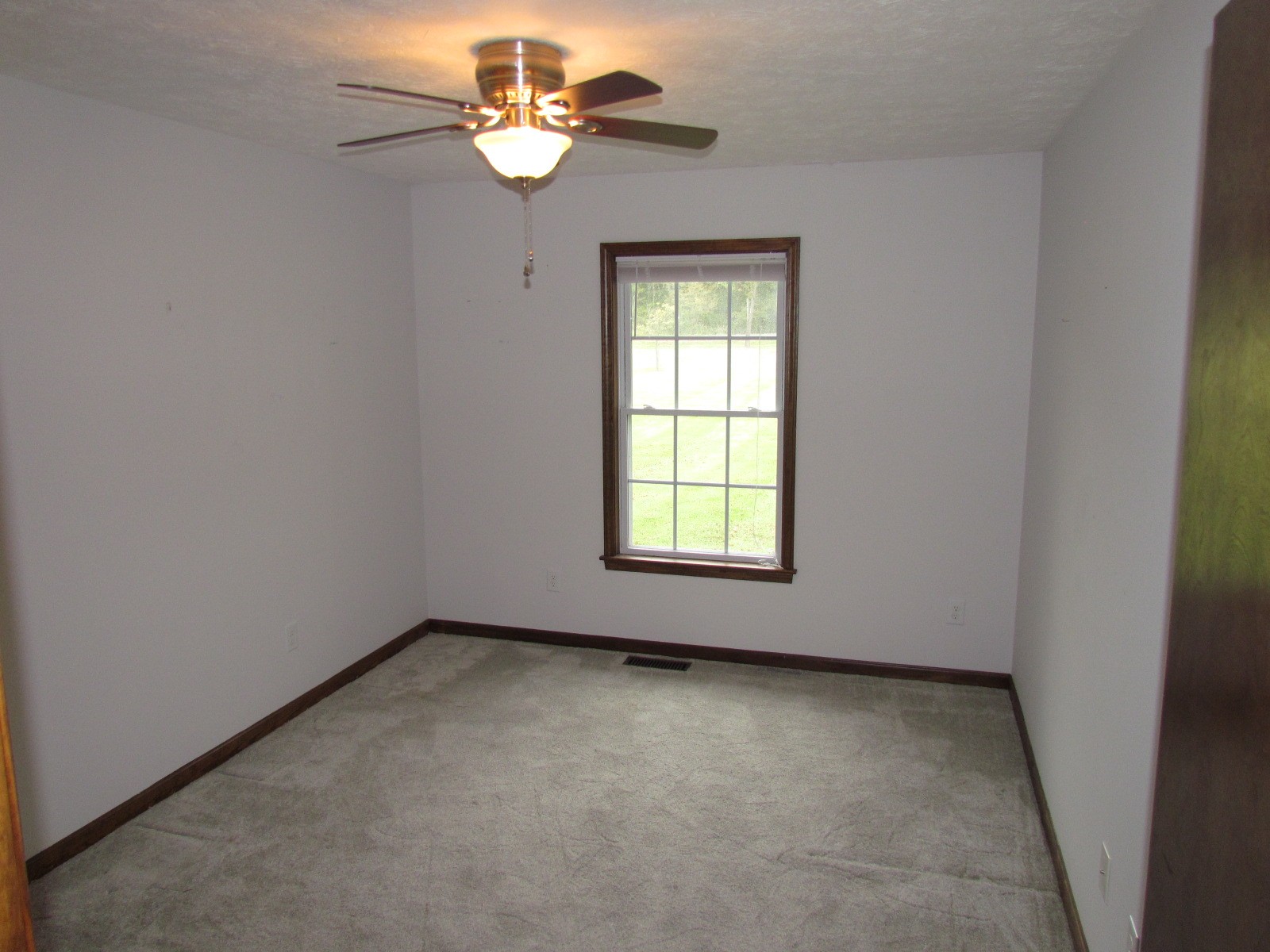 1266 Poplar Hill Road Watertown, TN 37184 - Photo 26 of 59 an empty room with a window