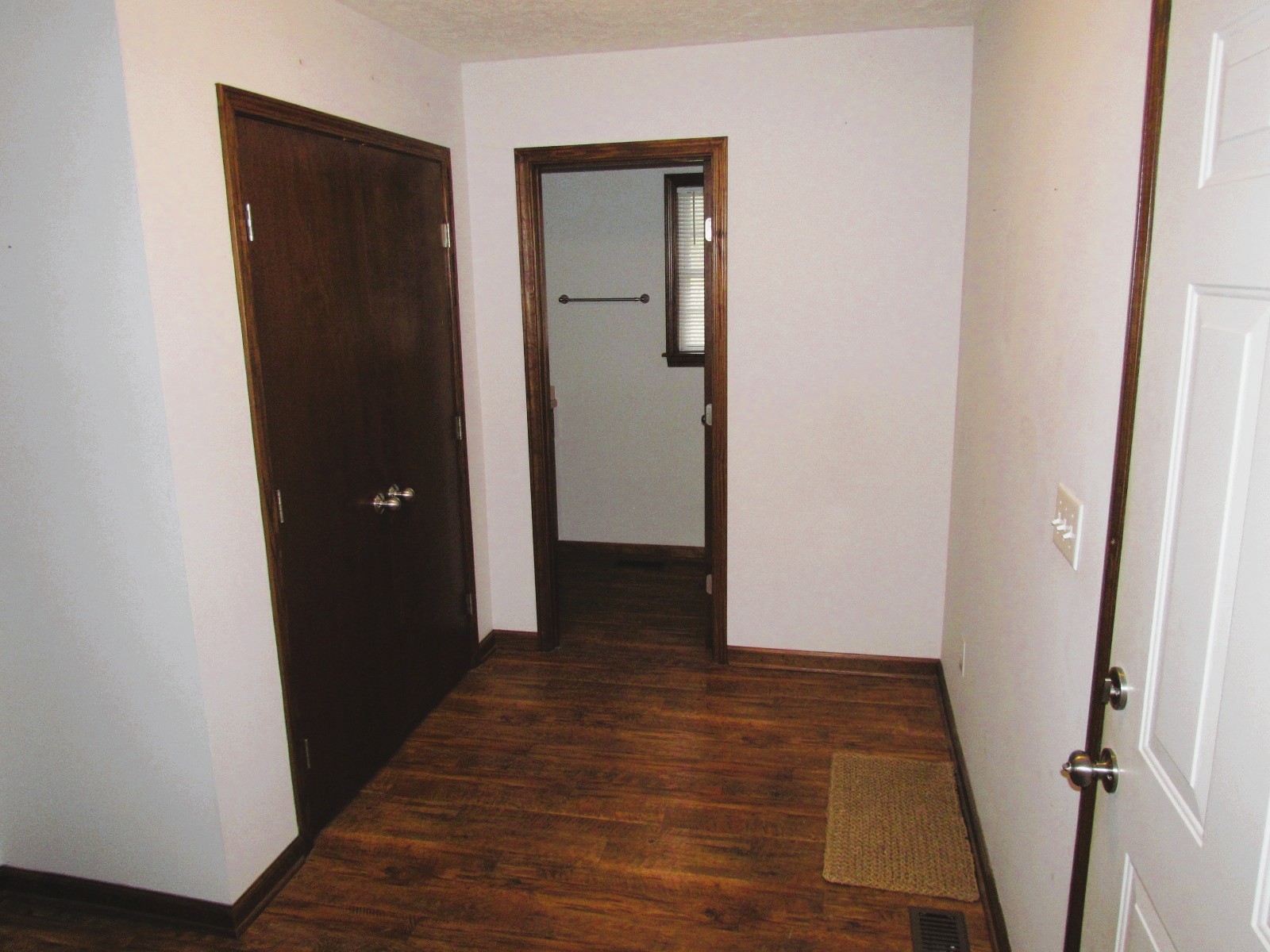 1266 Poplar Hill Road Watertown, TN 37184 - Photo 31 of 59 wooden floor in a gallery