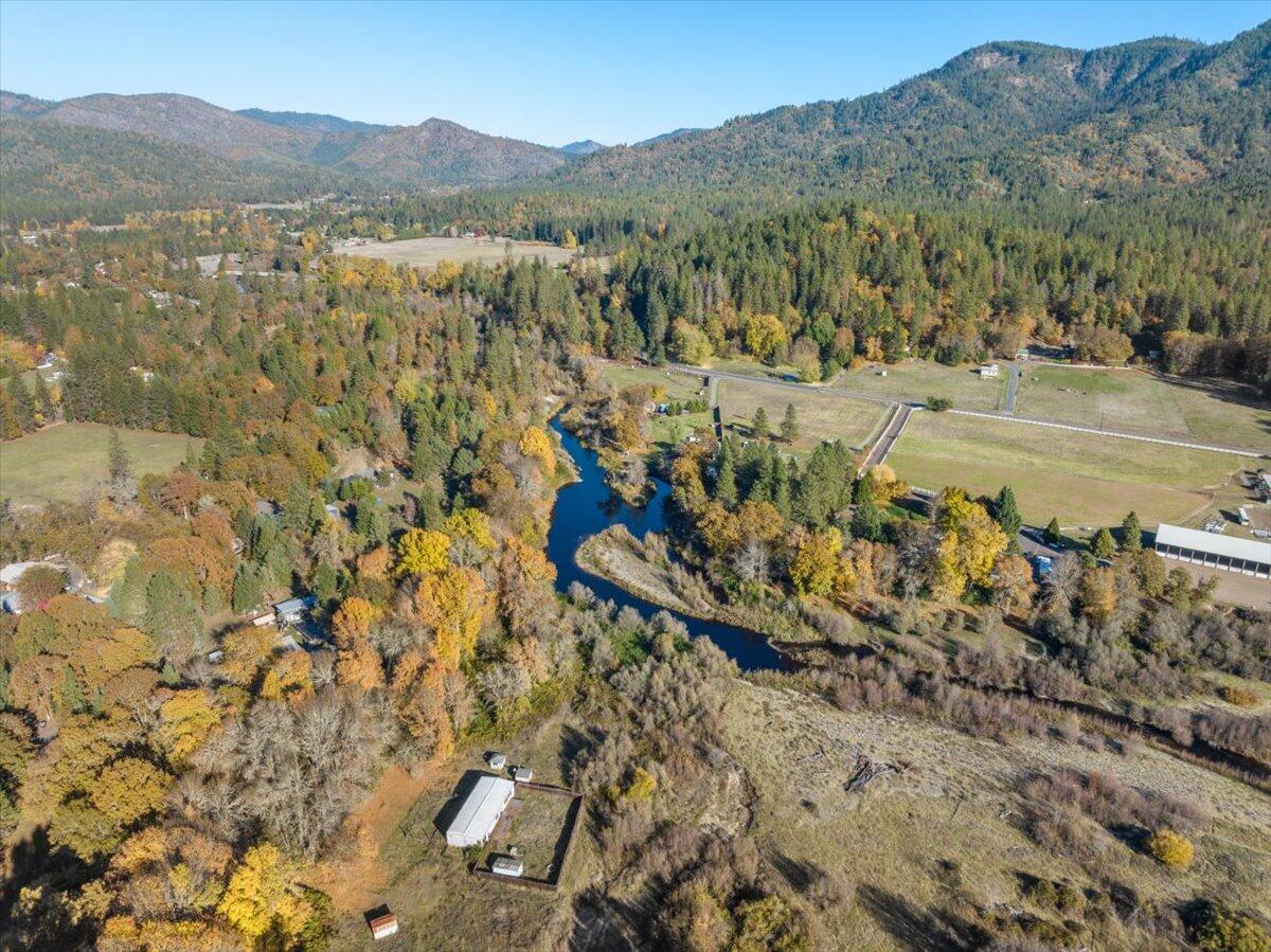 1728 Pine Grove Road Rogue River, OR 97537 - Photo 11 of 23