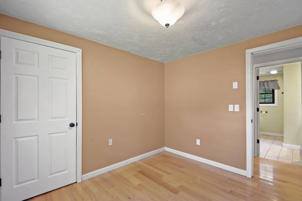 73 Hill Road Charlton, MA 01507 - Photo 17 of 32