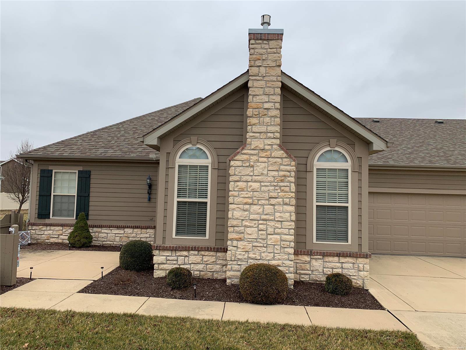 1232 Three Rivers Drive O'Fallon, IL 62269 - Photo 3 of 14 Gallery Image 3