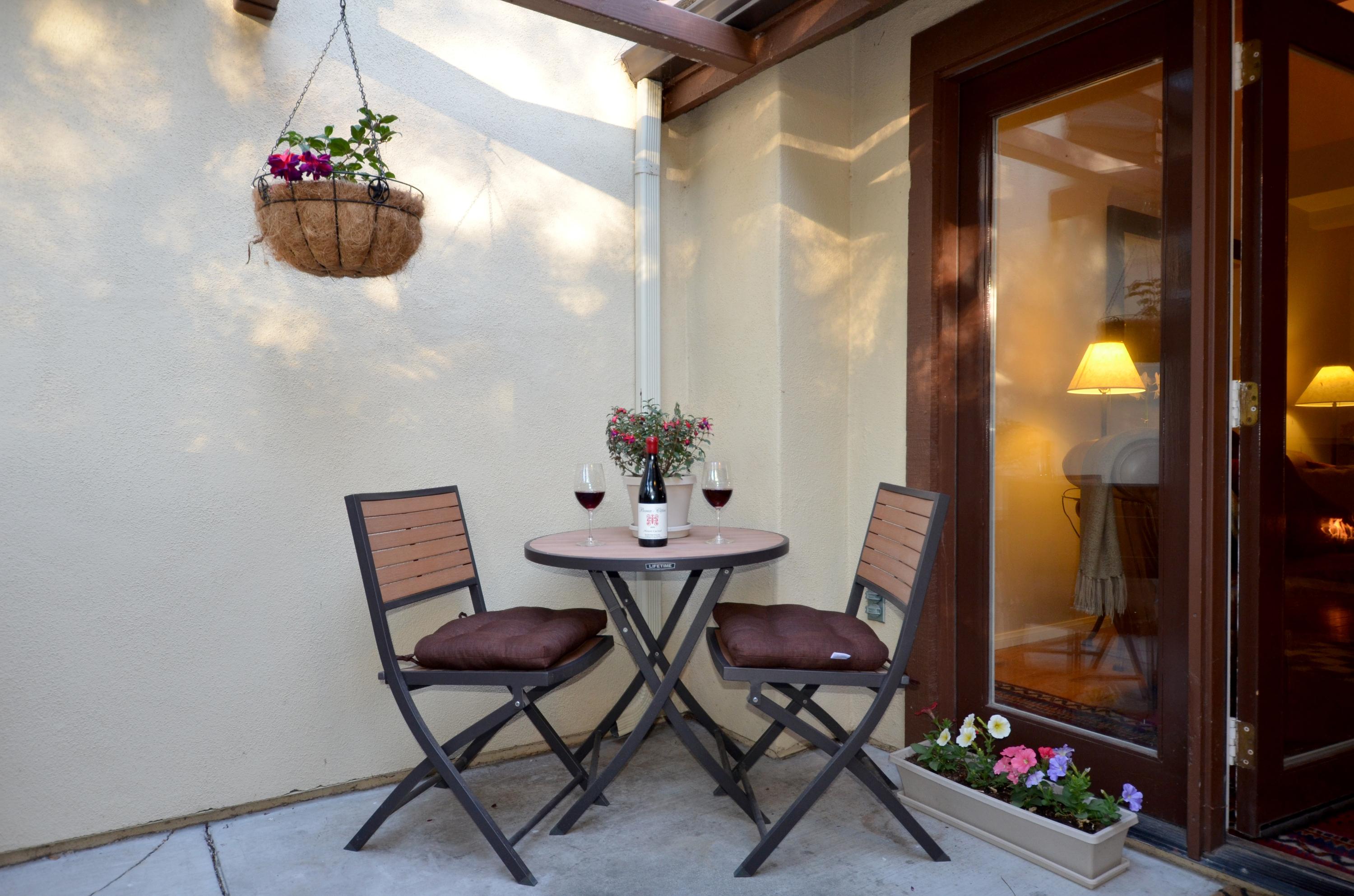 425 Via Rosa, Unit 18 Santa Barbara, CA 93110 - Photo 4 of 14 3-Patio Table-Via Rosa #18