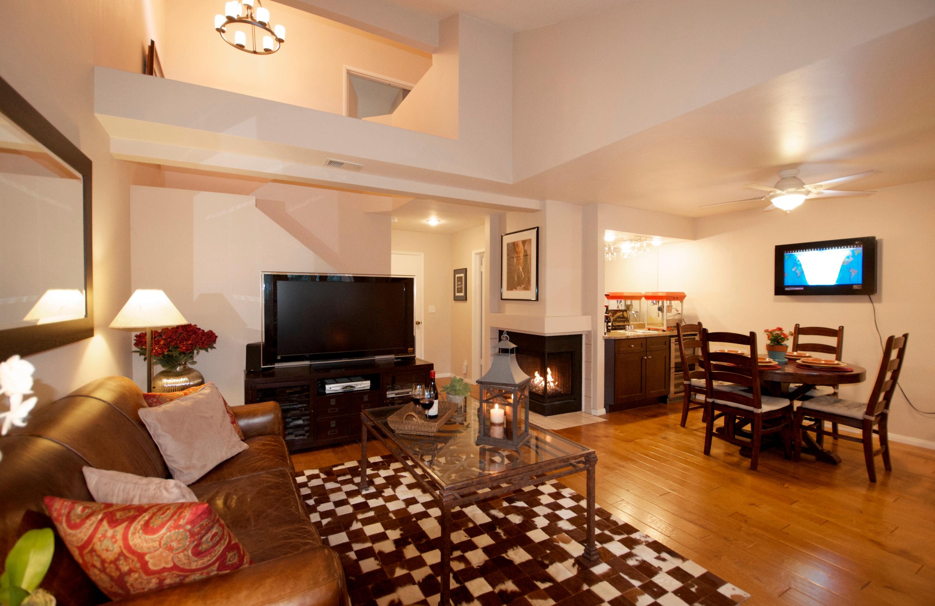 425 Via Rosa, Unit 18 Santa Barbara, CA 93110 - Photo 5 of 14 4-Liv Rm & Dining Rm-Via Rosa #18