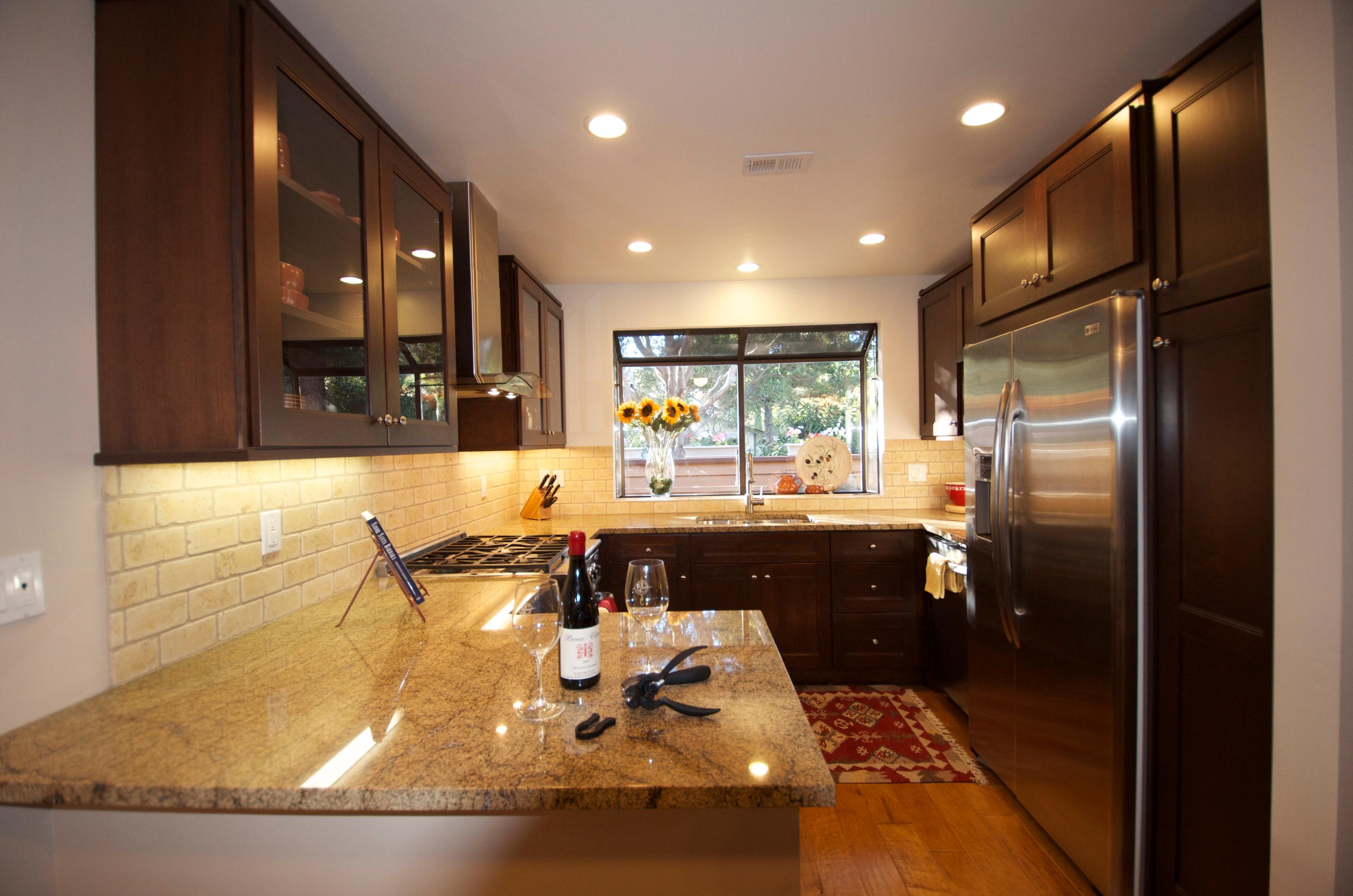 425 Via Rosa, Unit 18 Santa Barbara, CA 93110 - Photo 9 of 14 9-Kitchen-Via Rosa #18