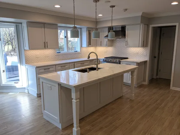 $875,000 | 100 South Crooked Creek Trail, Barrington, IL 60010
