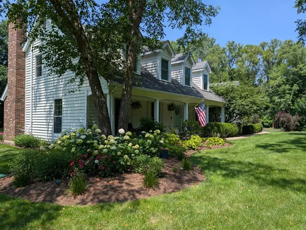 $875,000 | 100 South Crooked Creek Trail, Barrington, IL 60010