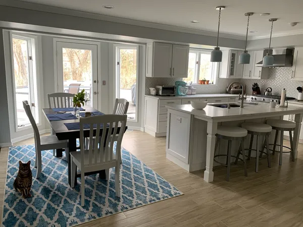 $875,000 | 100 South Crooked Creek Trail, Barrington, IL 60010