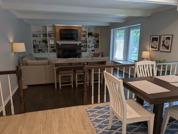 $875,000 | 100 South Crooked Creek Trail, Barrington, IL 60010