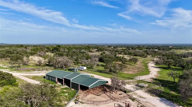 a view of a big room with an empty space