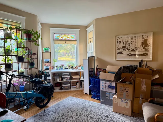 $2,200 | 603 South Batavia Avenue, Unit 1, Batavia, IL 60510