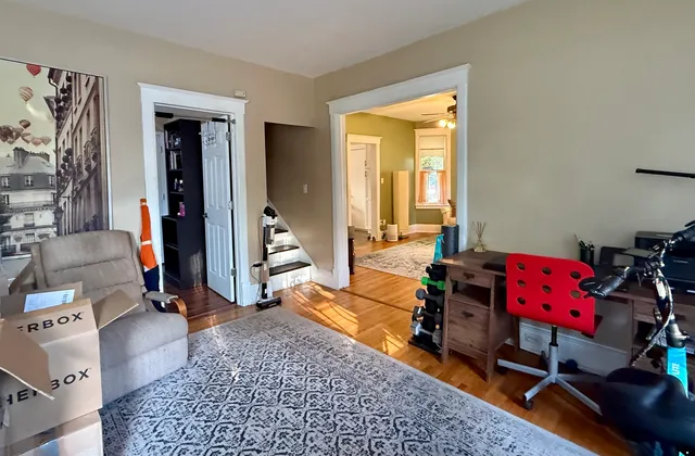 $2,200 | 603 South Batavia Avenue, Unit 1, Batavia, IL 60510