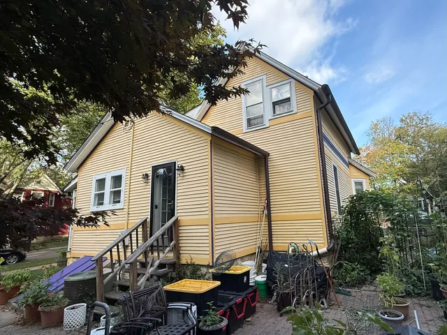 $2,200 | 603 South Batavia Avenue, Unit 1, Batavia, IL 60510