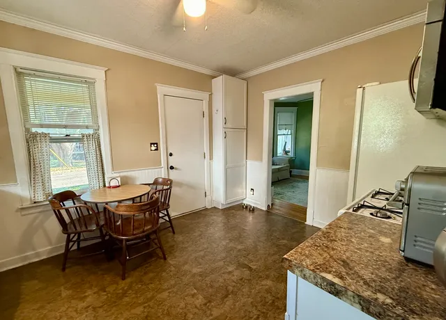 $2,200 | 603 South Batavia Avenue, Unit 1, Batavia, IL 60510