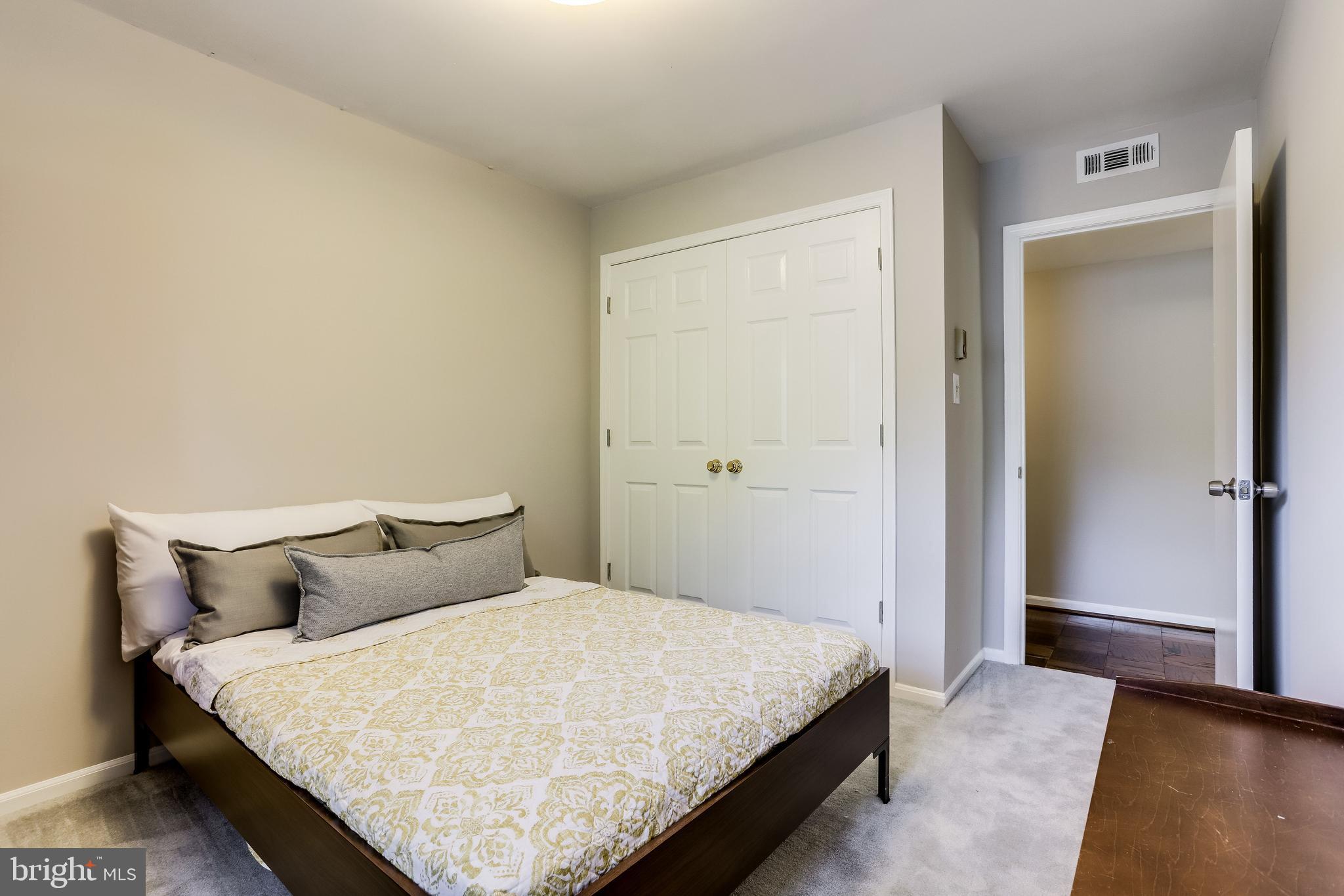 203 South Harrison Road Sterling, VA 20164 - Photo 43 of 50 Gallery Image 43
