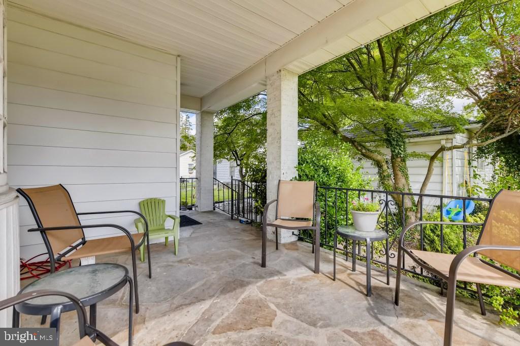 4100 Dorchester Road Baltimore, MD 21207 - Photo 27 of 37 Main Level Covered Patio