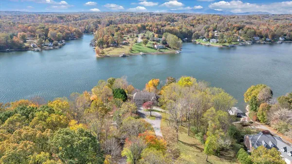 $1,998,000 | 6641 Horseshoe Bend Road, Goodview, VA 24095