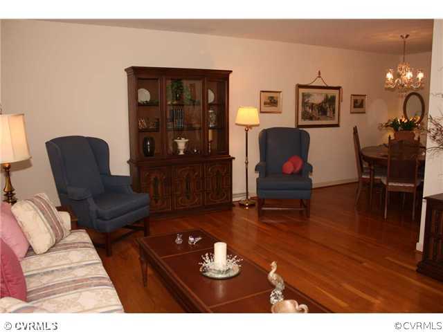 2401 Lockwood Road Henrico, VA 23294 - Photo 3 of 10 Living Room