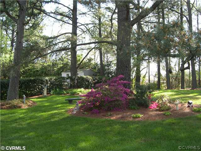 2401 Lockwood Road Henrico, VA 23294 - Photo 10 of 10 Yard/Garden - Beautiful, Park-Like Backyard.