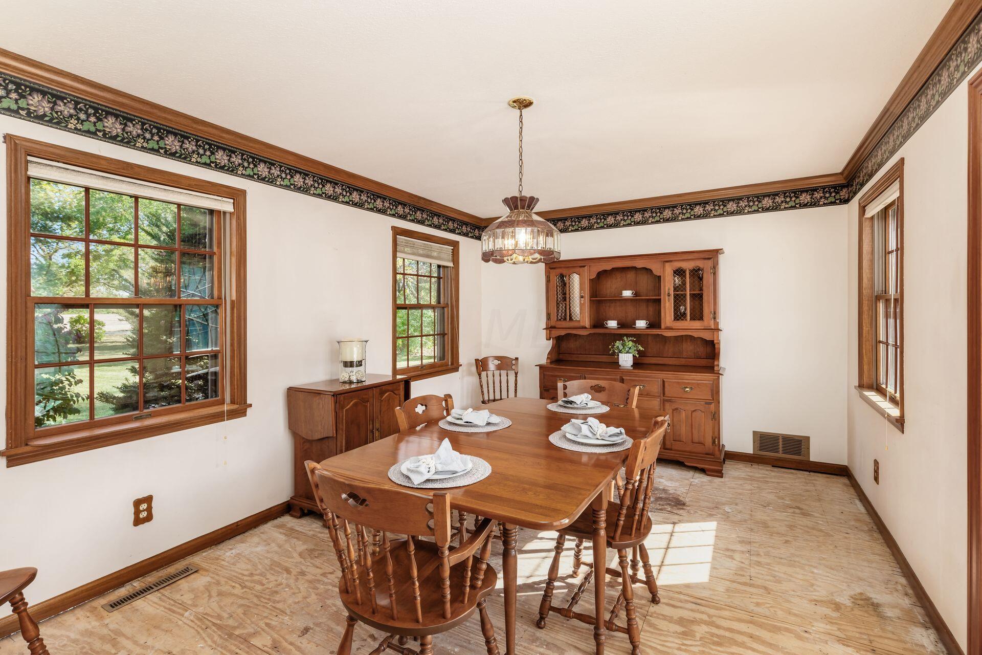 4373 Freshwater Road Delaware, OH 43015 - Photo 11 of 41 COZY DINING AREA.