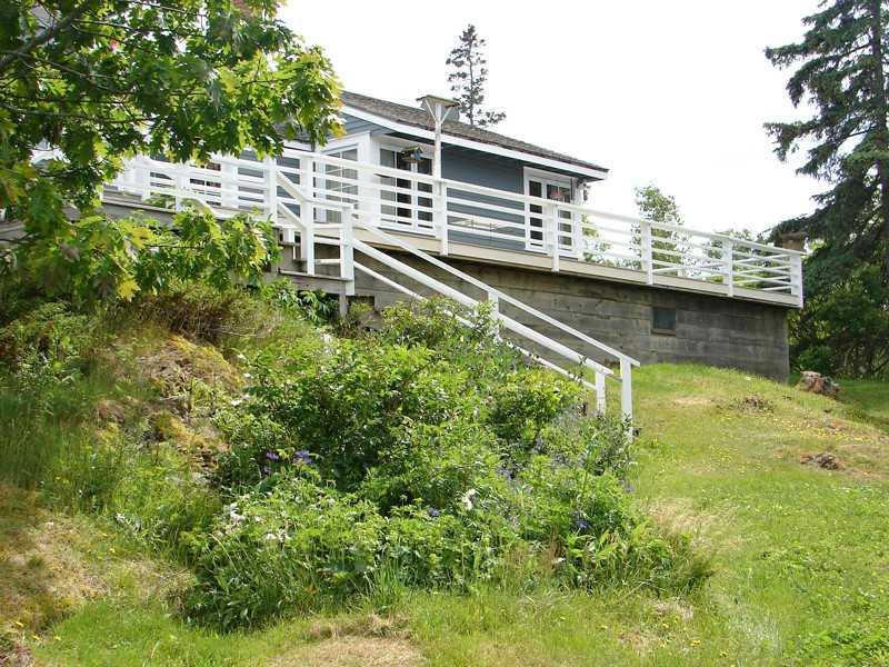 43 Fogg Road Vinalhaven, ME 04863 - Photo 25 of 35 Exterior Front.
