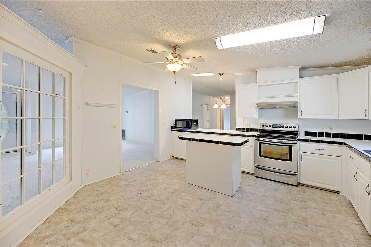 4664 Burdens Road Meggett, SC 29449 - Photo 11 of 53 CREM__4664 Burdens_031