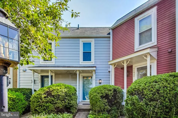 $2,600 | 11924 Redtree Way, Reston, VA 20194