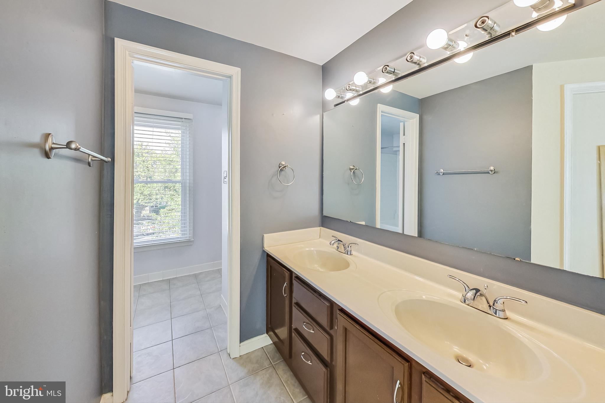 11924 Redtree Way Reston, VA 20194 - Photo 17 of 32