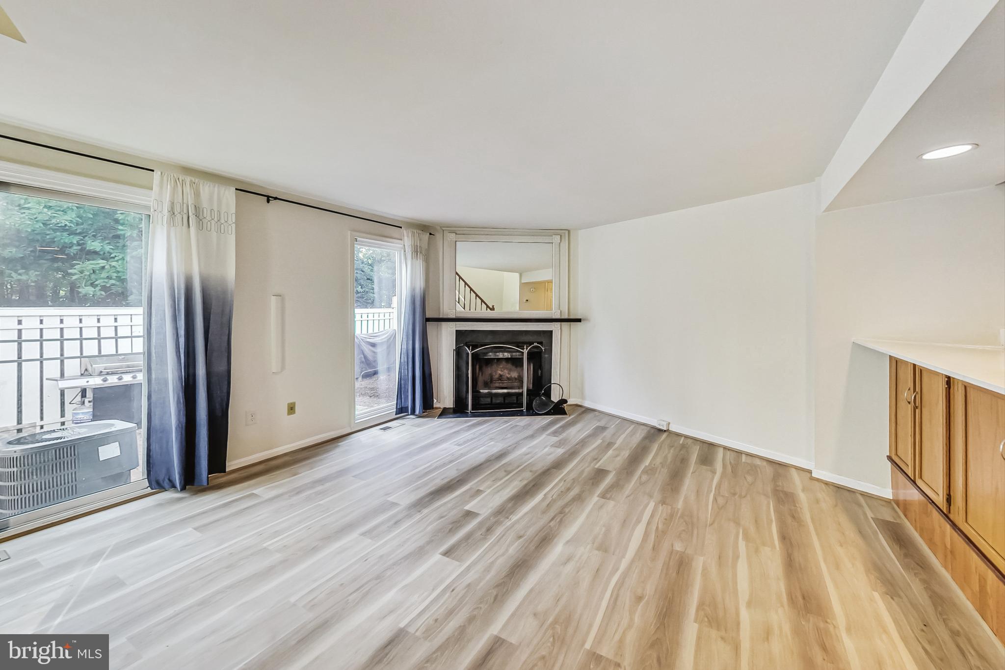 11924 Redtree Way Reston, VA 20194 - Photo 6 of 32
