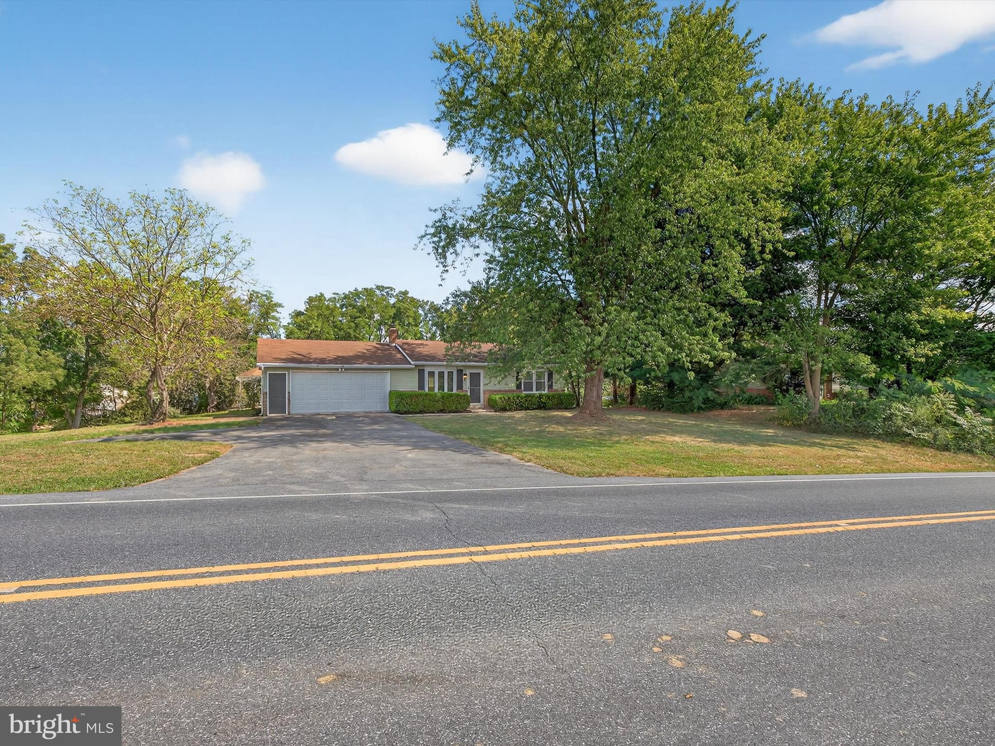 351 North Colebrook Road Manheim, PA 17545 - Photo 2 of 32 a view of a tennis court